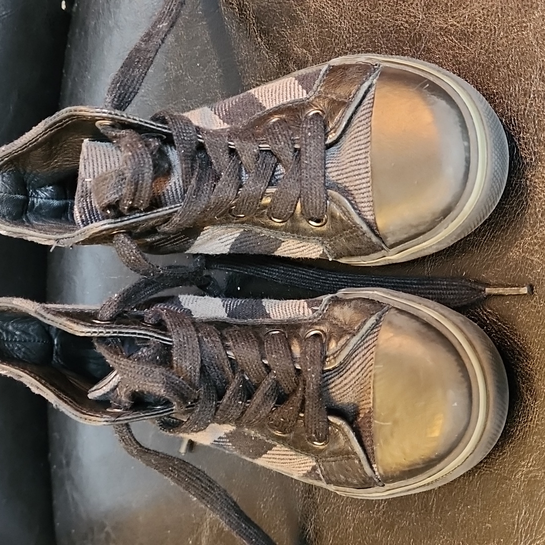 Kids Burberry Sneakers Size 29